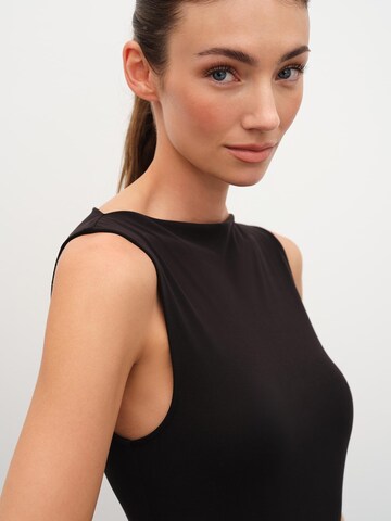 RÆRE by Lorena Rae - Vestido 'Elora' en negro