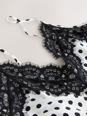 Rochie de la Next pe alb