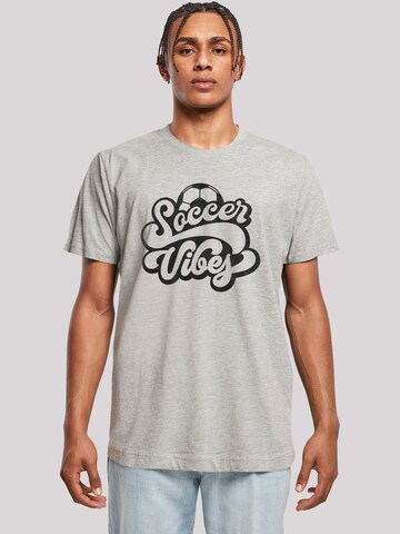 F4NT4STIC T-Shirt in Grau: Vorderseite