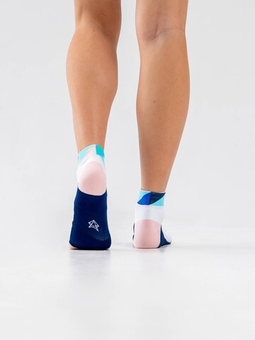 INCYLENCE Athletic Socks 'POLYGONS SHORT' in Blue