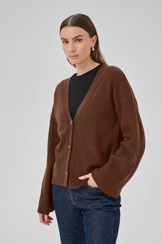 My Essential Wardrobe Gebreid vest 'Huxi' in Bruin: voorkant