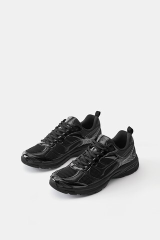 Sneaker bassa di Pull&Bear in nero