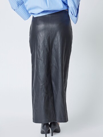 Jupe 'Gitt' co'couture en noir