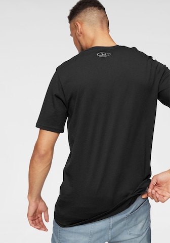 UNDER ARMOUR Regular Fit Sportshirt in Schwarz