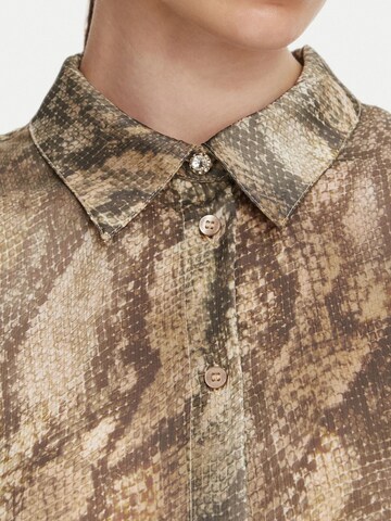 GUESS - Camiseta 'W6YH68W3212' en marrón