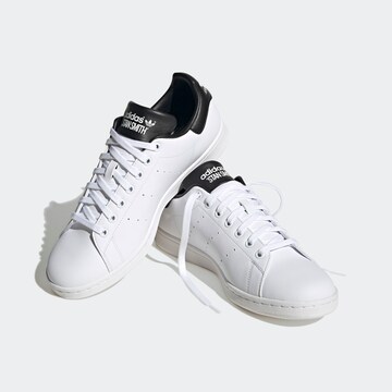 Baskets basses 'Stan Smith' ADIDAS ORIGINALS en blanc