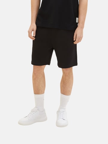 TOM TAILOR DENIM Regular Shorts in Schwarz: predná strana