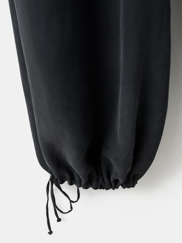 MANGO Luźne Spodnie 'RINI' w kolorze czarny