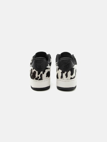 Baskets basses 'AIR FORCE 1 '07'' Nike Sportswear en noir