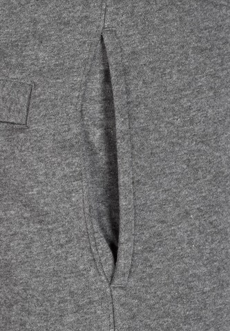 NIKE Tapered Trainingshose 'Club19' in Grau