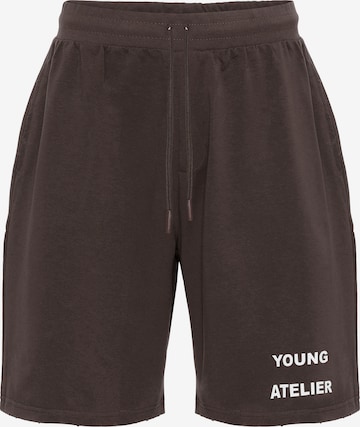 VAMOS CLO Pants in Brown: front