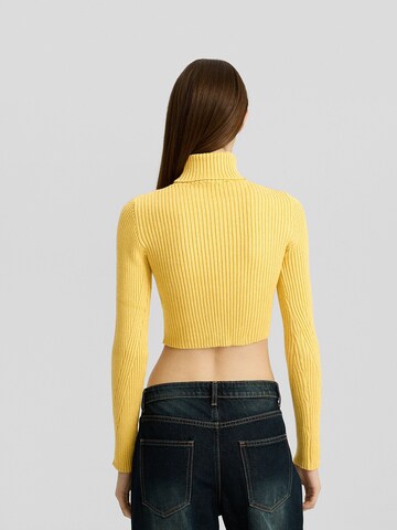 Pull-over Bershka en jaune