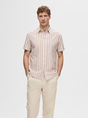 SELECTED HOMME Regular fit Overhemd in Bruin: voorkant