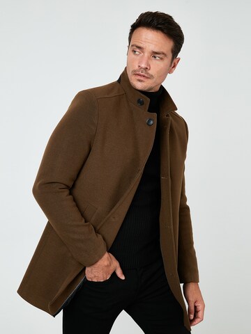 Buratti Winter Coat in Brown: front