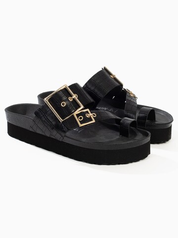 Bayton T-Bar Sandals 'Lucrezia' in Black