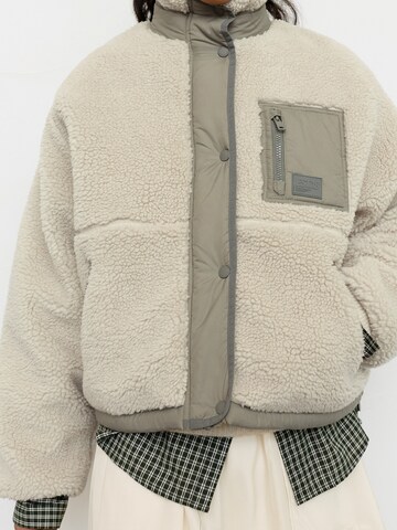 Pull&Bear Prehodna jakna | bež barva