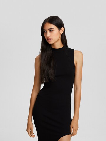 Rochie tricotat de la Bershka pe negru: față