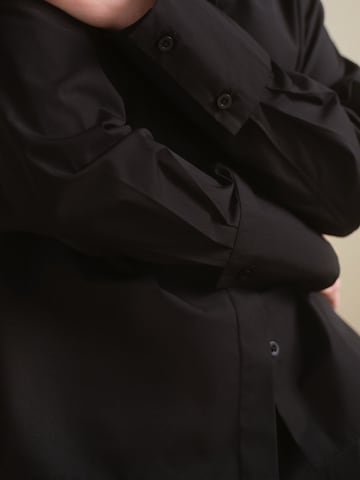 Next Bluse 'Essential' in Schwarz