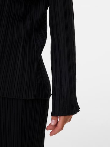 MAMALICIOUS Shirt 'MLPENELOPE' in Zwart