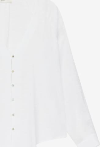 Pull&Bear Blouse in White: front