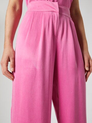 Guido Maria Kretschmer Women Wide leg Pleat-front trousers in Pink