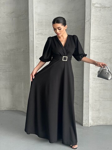 WOMAN VISION Jurk in Zwart: voorkant