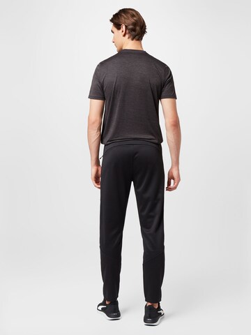 Regular Pantalon de sport PUMA en noir