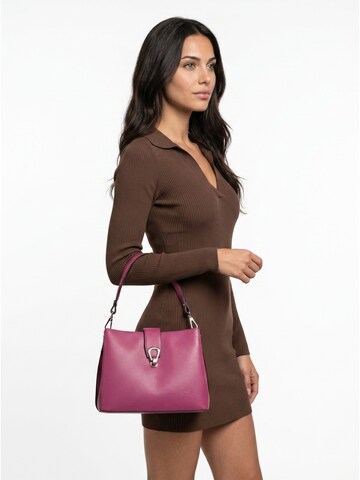 Cluty Crossbody Bag in Pink