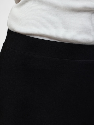 Coupe slim Pantalon 'PCAlli' PIECES en noir
