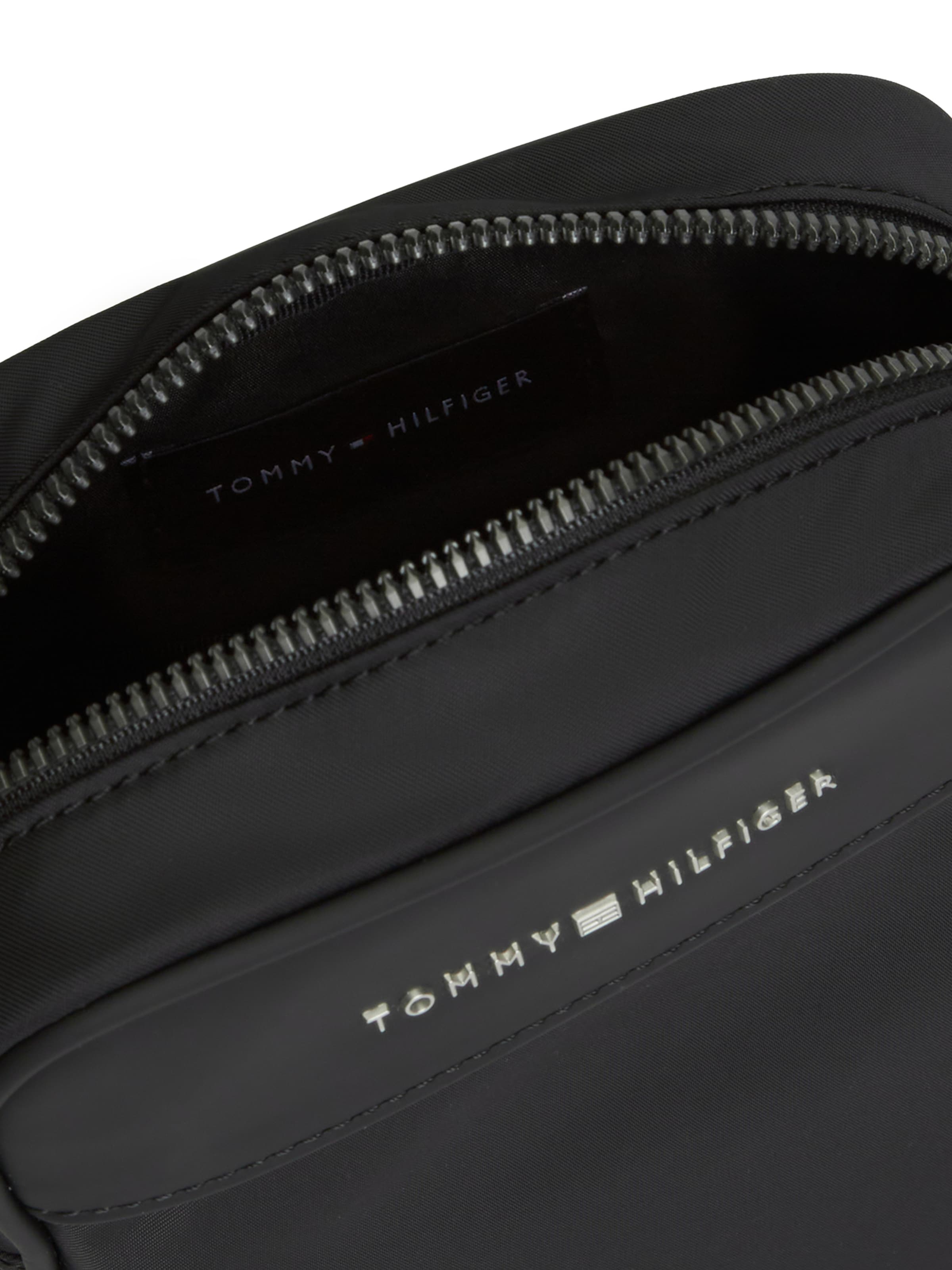 Geantă de umăr de la TOMMY HILFIGER pe negru