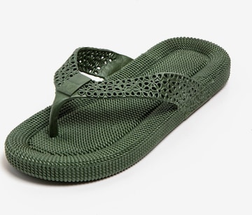 Brasileras - Sandalias de dedo 'Flopee' en verde: frente