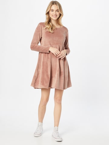Sublevel Kleid in Pink: front