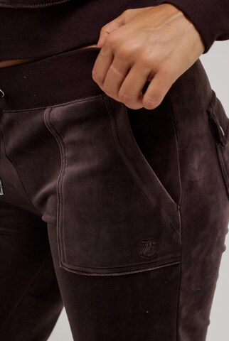 Juicy Couture Tall Буткат Штаны 'DEL RAY' в Коричневый