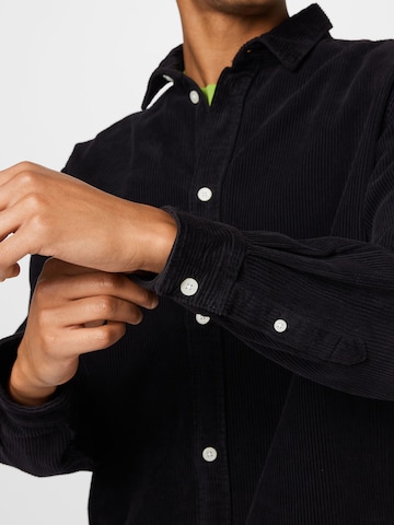 WEEKDAY Regular fit Button Up Shirt 'Carlo' in Black
