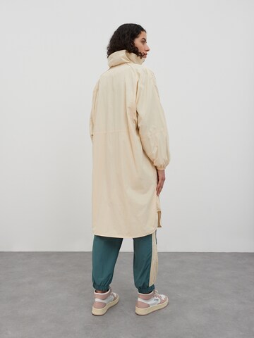 Cappotto di mezza stagione 'Lorry' di EDITED in beige