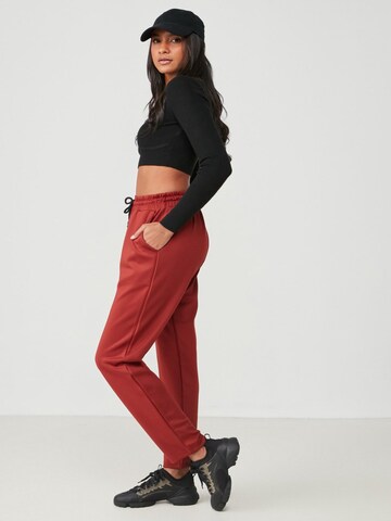 C&City Tapered Trousers in Red
