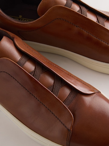 Next - Sapato Slip-on em castanho