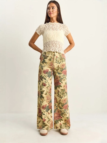 regular Pantaloni di Bianco Lucci in giallo