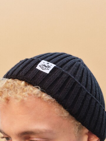 Pacemaker Beanie in Black