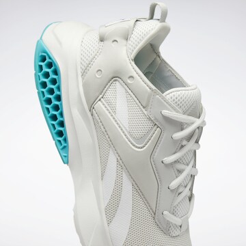 Baskets basses 'Hexalite Legacy' Reebok en gris