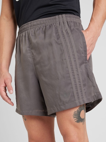 Regular Pantalon 'FASH SPRIN' ADIDAS ORIGINALS en gris