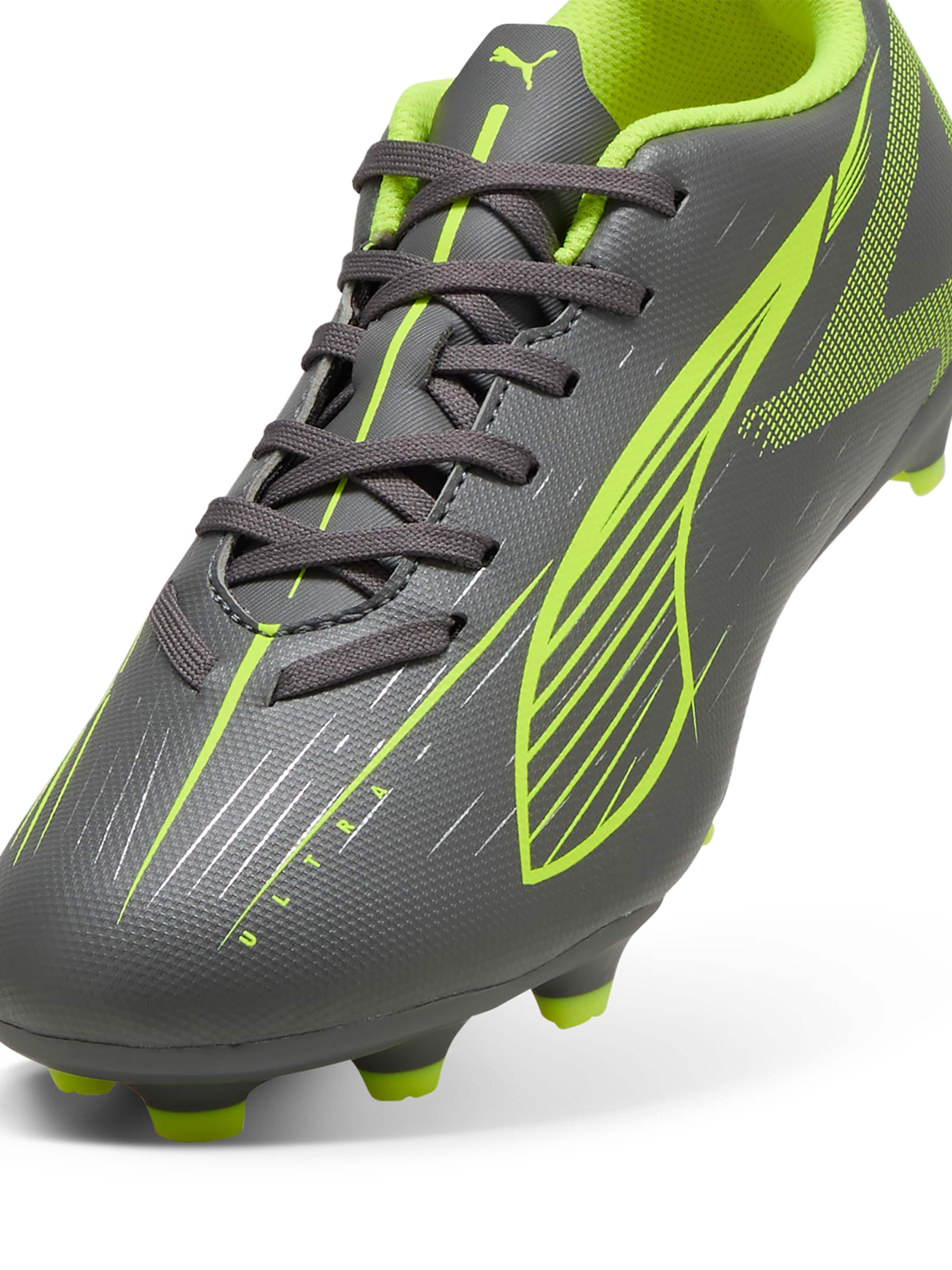 PUMA Спортни обувки 'Ultra 5 Play' в сребърно