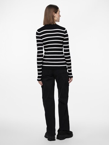 Pull-over 'Jo' PIECES en noir