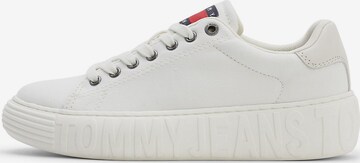 Tommy Jeans Sneakers in White: front