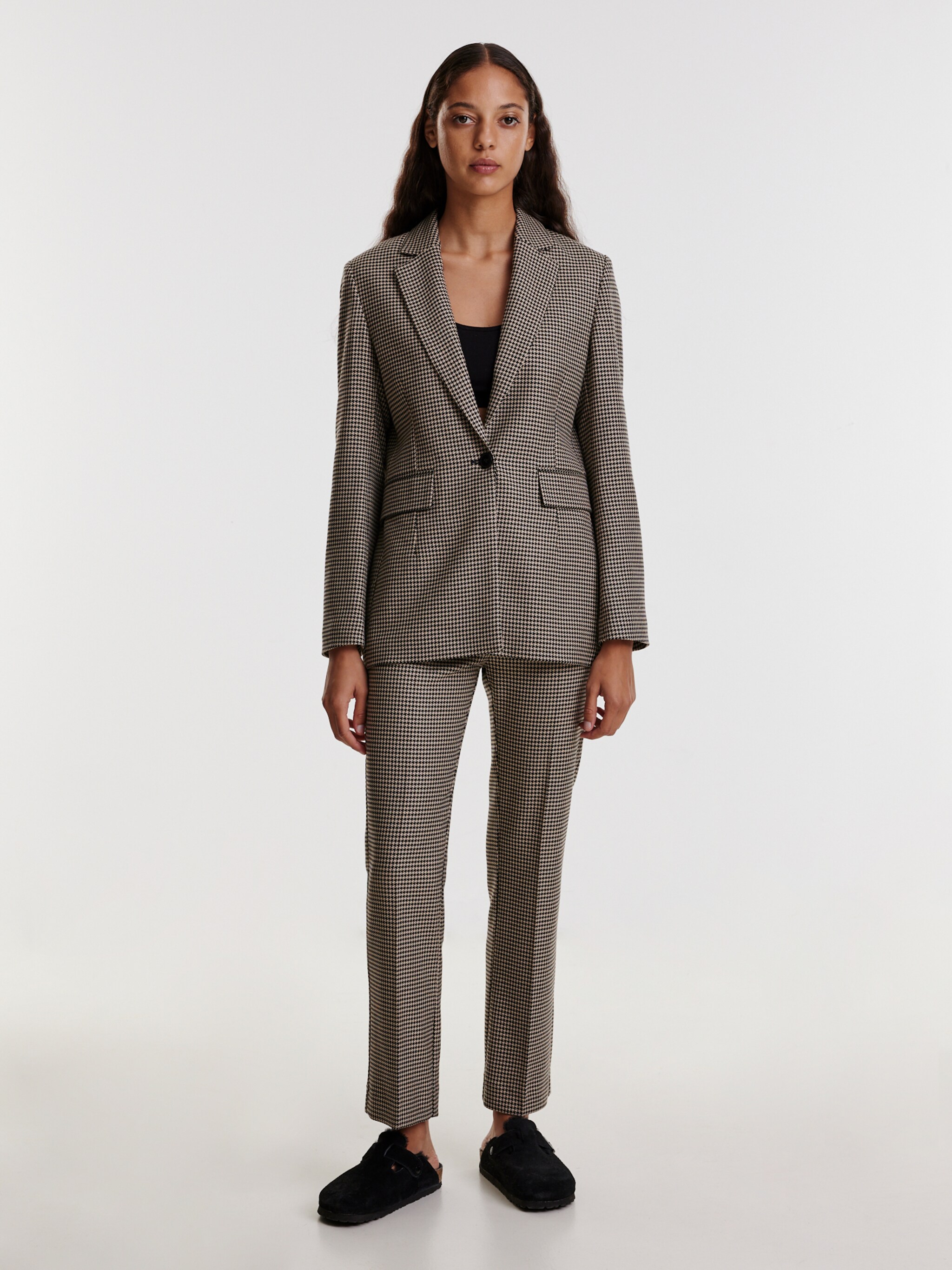 EDITED Producten Blazers 'Coralie' Beige