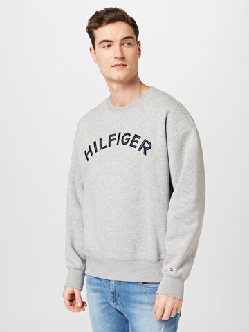 Felpa di TOMMY HILFIGER in grigio: frontale