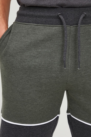 !Solid Regular Pants 'Debber' in Grey