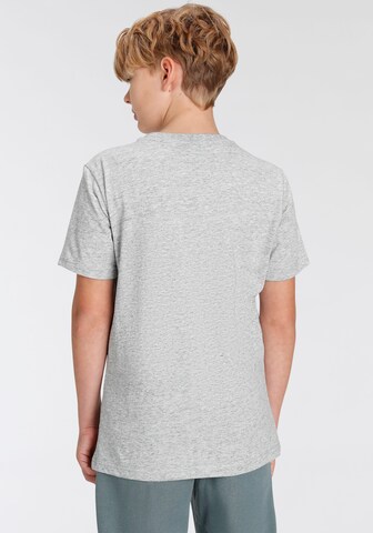 Champion Authentic Athletic Apparel T-Shirt in Grau