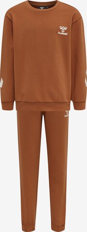 Hummel Sweatsuit in Brown: front