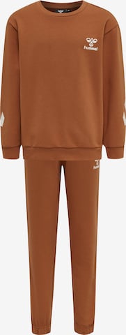 Hummel Sweatsuit in Brown: front